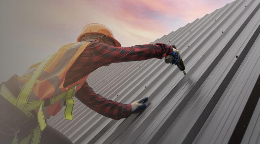 Professional gutter cleaning in Northville, MI